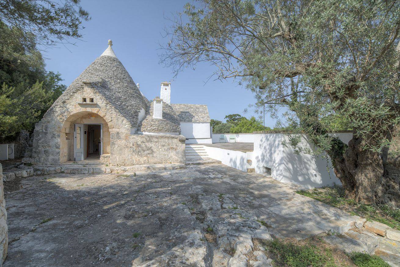 Trulli Capo di Lupo by Rentbeat in Cisternino, Salento