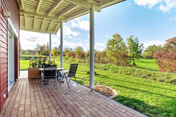 Ganze Wohnung, Ferienwohnung 'Sommer' mit Gemeinschaftspool, Gemeinschaftsgarten und Wlan in Straubenhardt, Nordschwarzwald