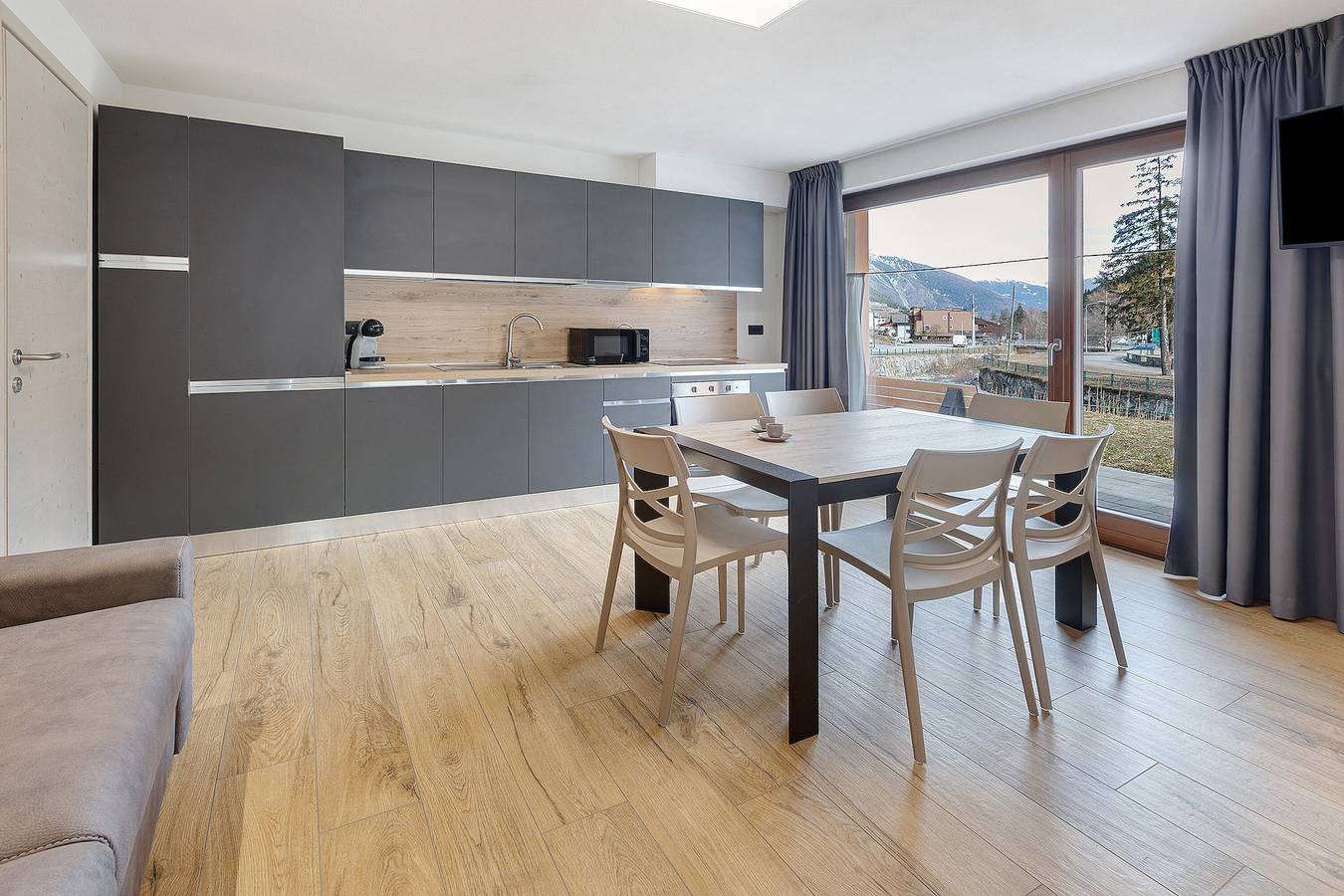 Ganze Wohnung, Ferienwohnung 'Appartamento La Serenella' mit Bergblick, Garten und Wlan in Isolaccia, Valdidentro