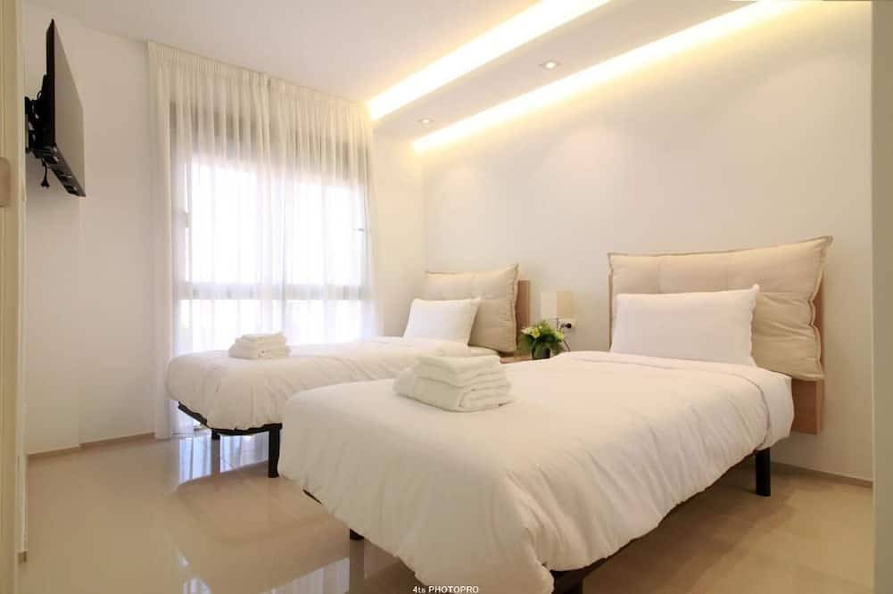Entire apartment, Large Modern 3Br Apartment, Gated Community, Ciudad Quesada Pool sleeps 6 guests in Ciudad Quesada, Rojales