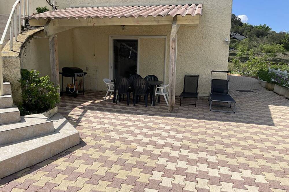Appartement entier, Appartement 5 pers, accès privé au lac, piscine in Esparron-de-Verdon, Alpes-de-Haute-Provence