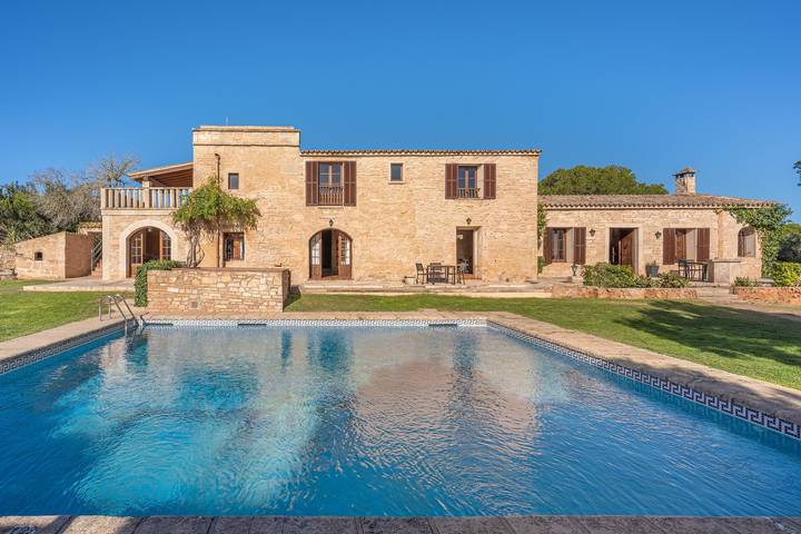 Apartamento inteiro, Apartamento 'Es Turo de Menorca' com piscina, A/C e Wi-Fi in Ses Salines, Costa de Maiorca