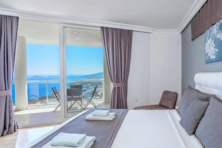 Luxuriöse, einzigartig gestaltete Villa mit privatem Infinity-Pool und Blick auf Omg! in Kaş, Saklıkent
