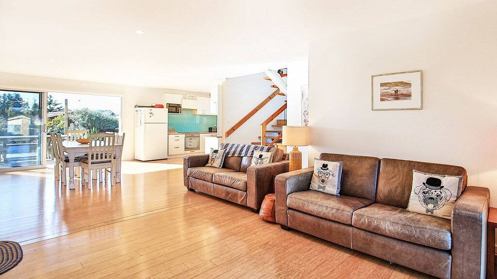 The Palings: Vom Architekten entworfenes, haustierfreundliches Ferienhaus - 2 Minuten zu Fuß zum Strand in Culburra Beach, New South Wales