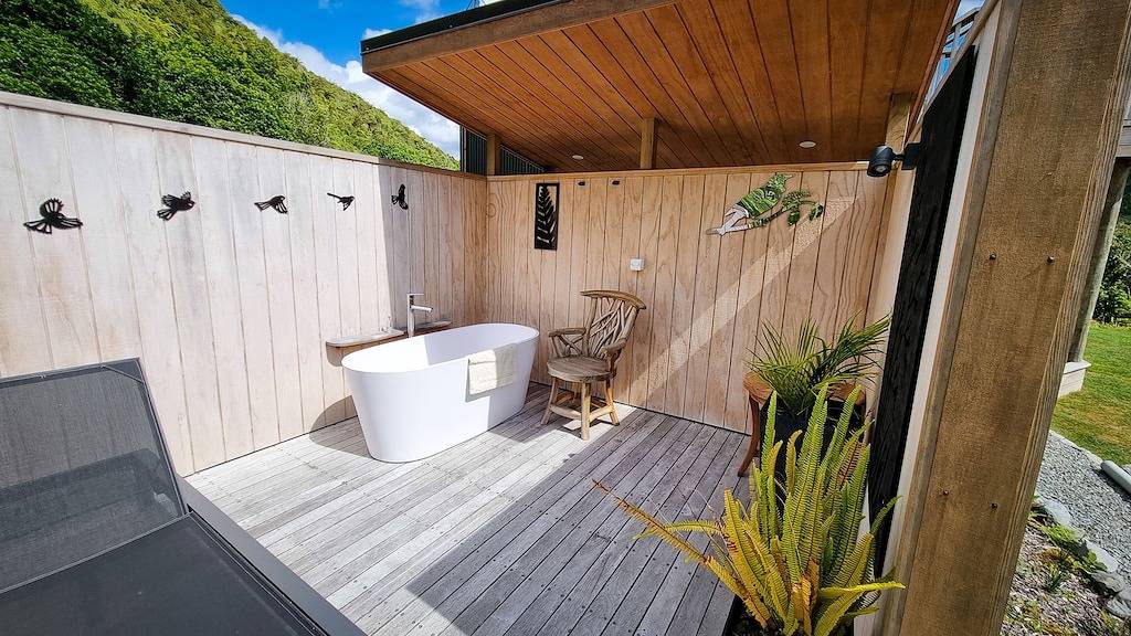 Fern Valley Cabin - Native Bush Retreat in Otaki Gorge in Kapiti Coast District