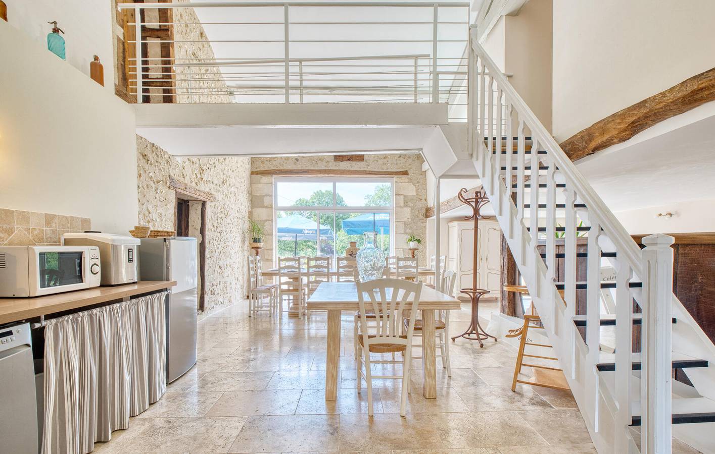 Appartement moderne avec piscine et jardin, à 2,5 km de Montrem in Montrem, Périgord Blanc
