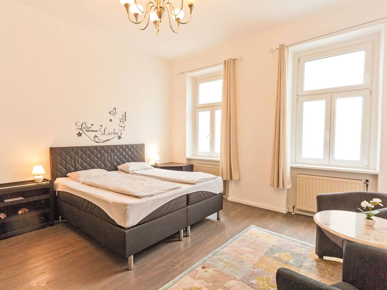 Ολόκληρο το διαμέρισμα, Große Ferienwohnung in Fünfhaus mit Garten in Βιέννη, Donau Niederösterreich