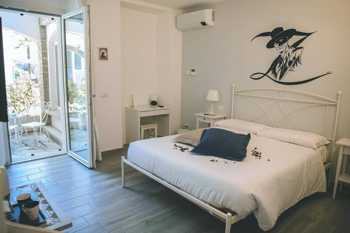 Location de vacances pour 2 personnes, avec vue ainsi que jardin et balcon à Brovello-Carpugnino - 4