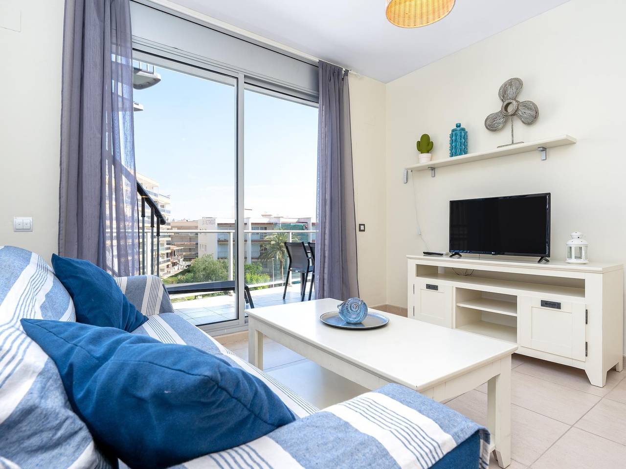 Geheel vakantieappartement, Vakantieappartement voor 6 personen met tuin in Miami Playa, Costa Dorada
