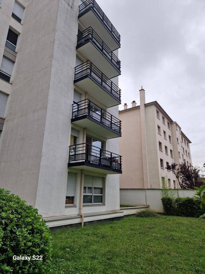 Gîte pour 4 personnes, avec piscine ainsi que vue et balcon à Villefranche-sur-Saône - 2