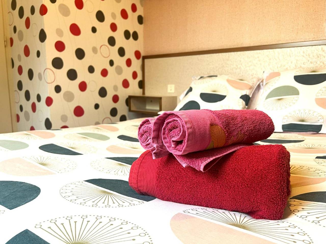Camera doppia con bagno privato e Wi-Fi in B&B in Caurel, Guingamp Regione