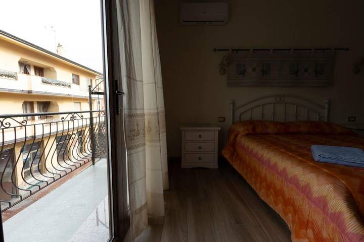 Chambre d’hôte pour 2 personnes, avec terrasse dans Tonara - 3