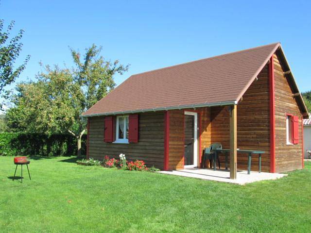 Location de vacances pour 5 personnes, avec Terrasse ainsi que Jardin et Vue à La Chapelle-Bayvel