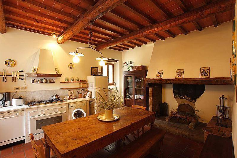 Appartamento intero, Accogliente appartamento Giallo con camino in San Casciano in Val di Pesa, Chianti
