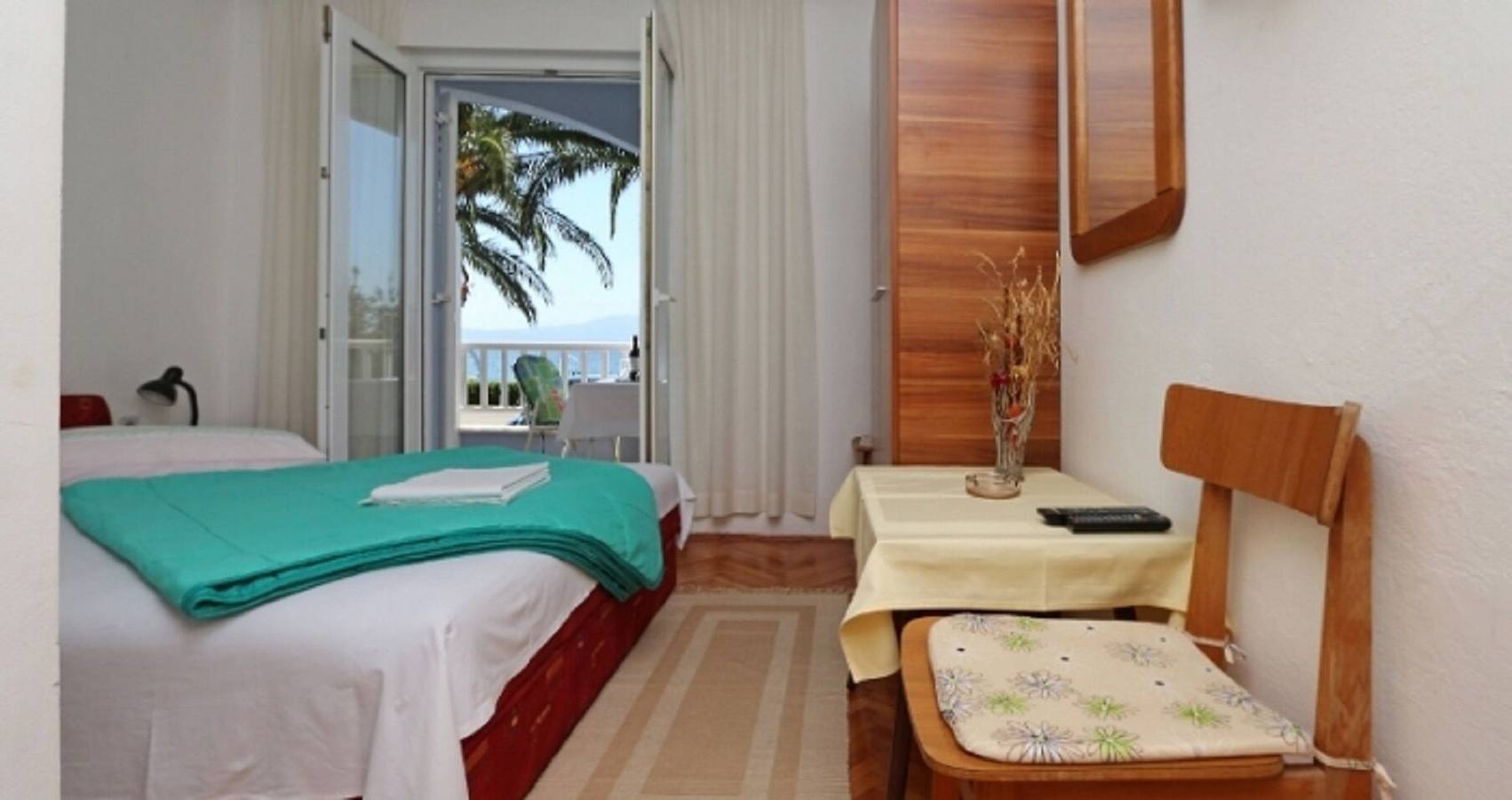 Apartment and Rooms Tomo 1 in Zaostrog, Makarska Riviera
