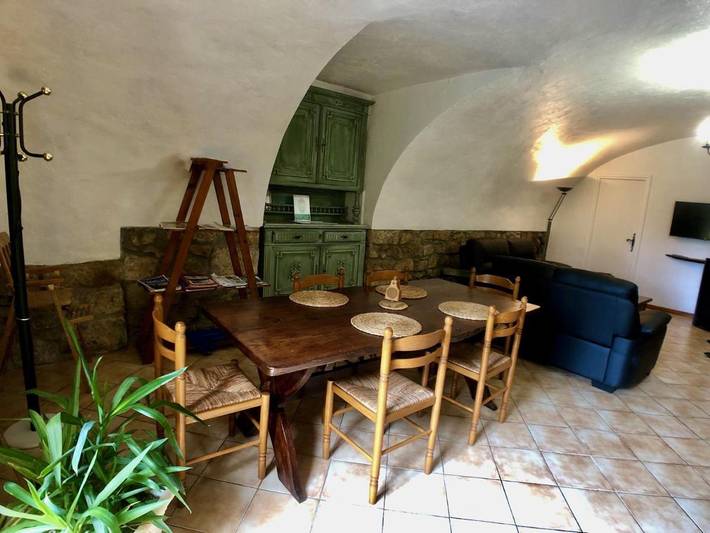 Gîte pour 2 personnes, avec piscine ainsi que terrasse et jardin à Rosières (Ardèche) - 2