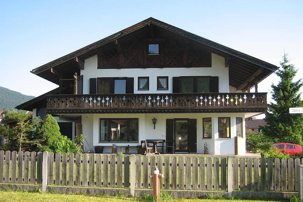 Ganze Wohnung, Ferienwohnung Georg Gassenhuber - Ferienwohnung (2 Schlafz.) in Unterammergau, Bayerische Alpen