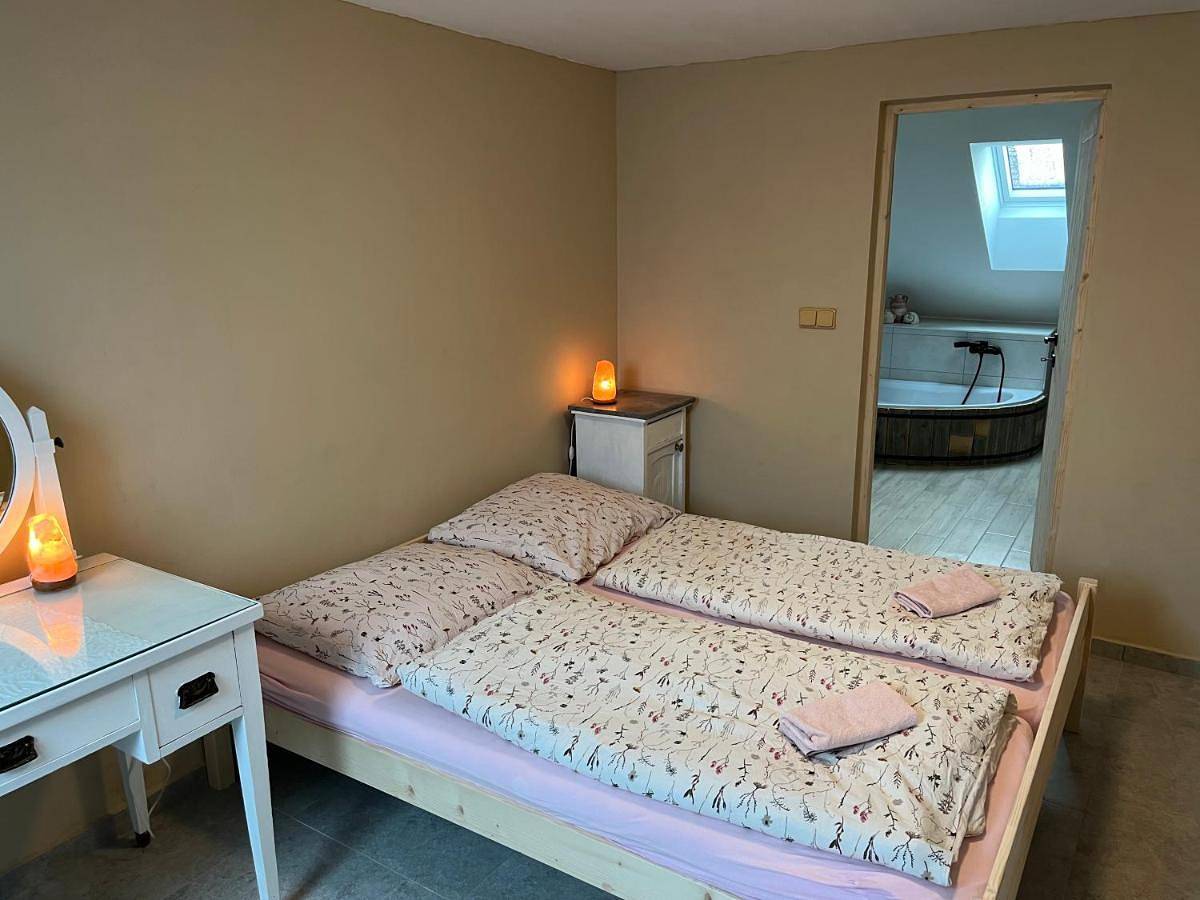 Geheel appartement, Vintage apartmán Mikulov, 2-4 osoby, 65m2 in Mikulov, Zuid-Moravië