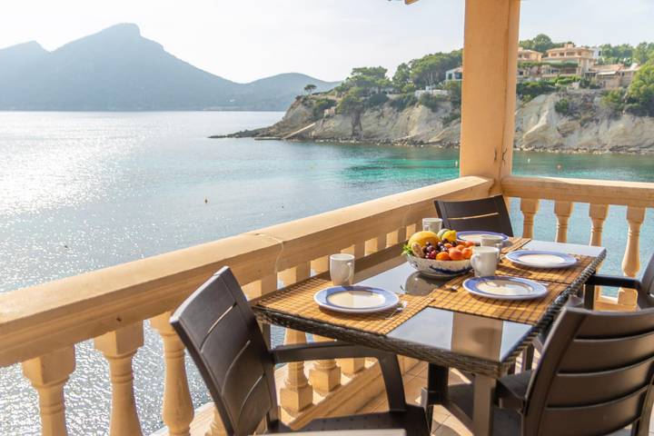 Vista Azul 8 - Ferienhaus mit Blick auf das Meer und nur wenige Schritte vom Strand entfernt. in Sant Elm, Andratx
