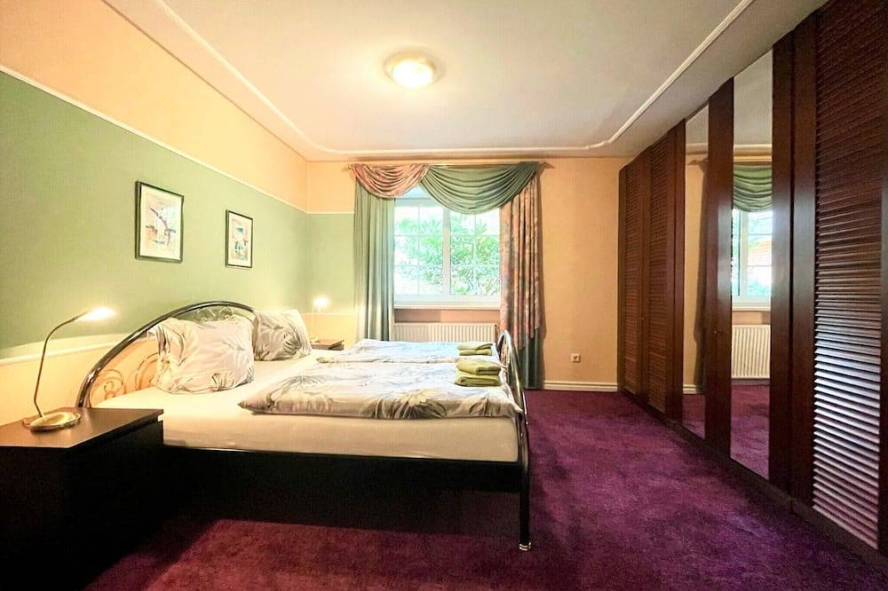 Ferienhaus Villa Emg Hannover Celle mit Pool 20P in Celle, Aller-Leine-Tal