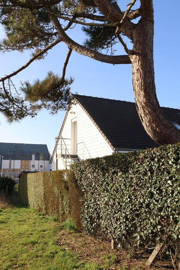 Gîte pour 4 personnes, avec jardin dans Sainte Cécile Plage - 2