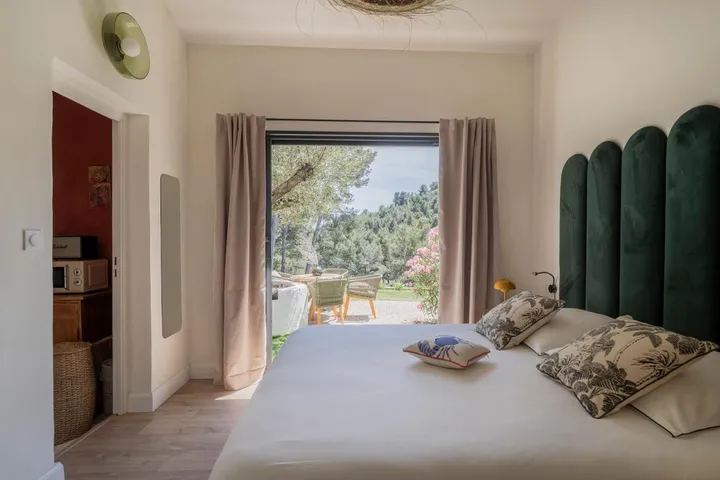 Maison d’hôte pour 2 personnes, avec jacuzzi ainsi que piscine et jardin - 1