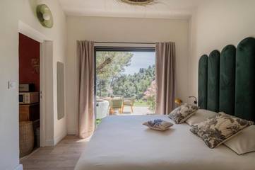 Gîte pour 4 personnes, avec jardin ainsi que jacuzzi et piscine à Les Baux-de-Provence