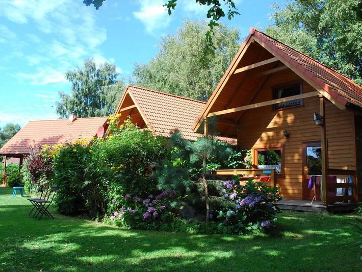 Ferienhaus für 4 Personen, mit Terrasse und Garten in Dźwirzyno