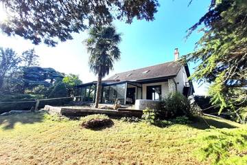 Location de vacances pour 11 personnes, avec jardin ainsi que terrasse et jacuzzi à Buzançais