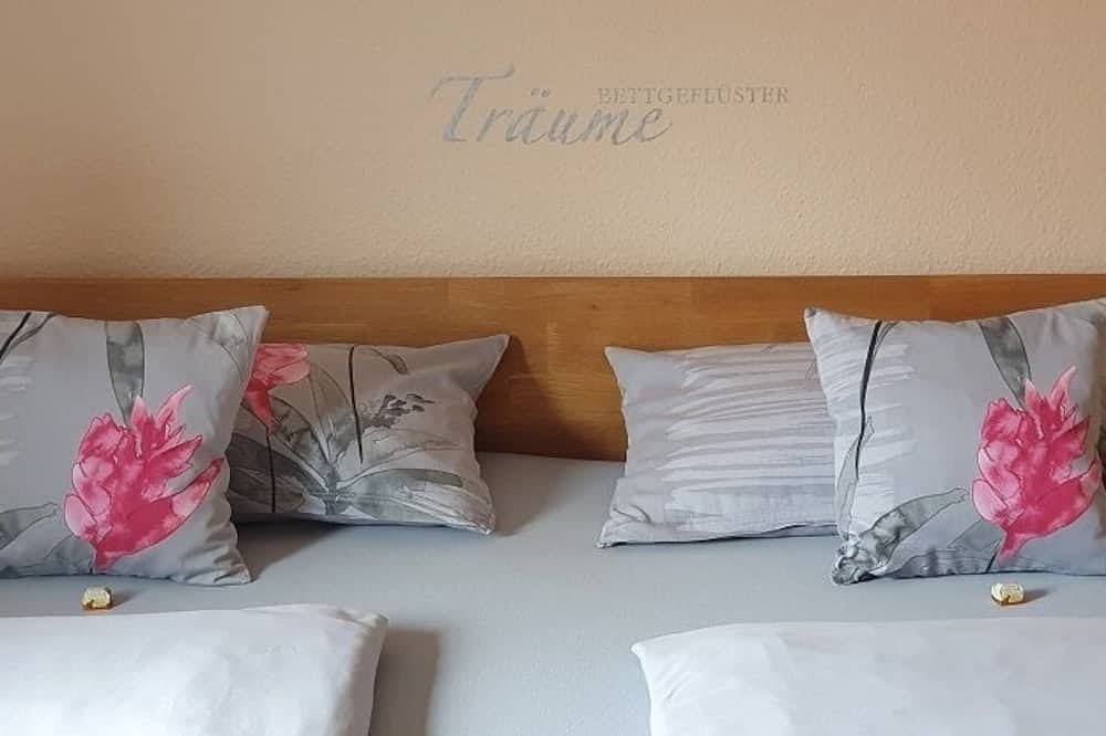 Ganze Wohnung, Dachgeschossappartement \"Dream\" für 2 Personen mit seperatem Wohnzimmer und Schlafzimmer in Sommerach, Fränkisches Weinland