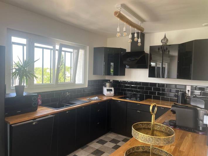 Location de vacances pour 9 personnes, avec piscine et jardin à Lançon-Provence - 4