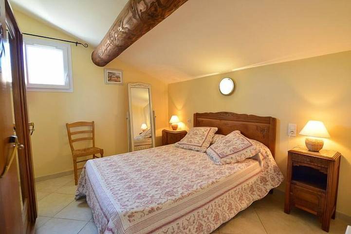 Location de vacances pour 5 personnes, avec jardin à Grillon - 3