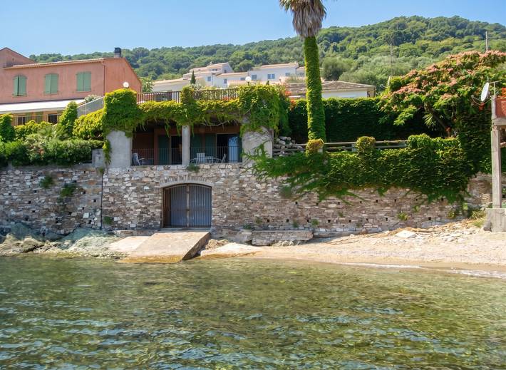 Location de vacances pour 8 personnes, avec Terrasse et Jardin à San-Martino-di-Lota