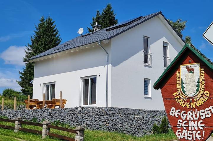 Ferienhaus für 10 Personen, mit Terrasse und Garten in Frauenwald