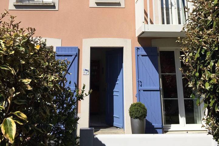 Maison de vacances pour 7 personnes, avec piscine ainsi que balcon et jardin à Dives-sur-Mer