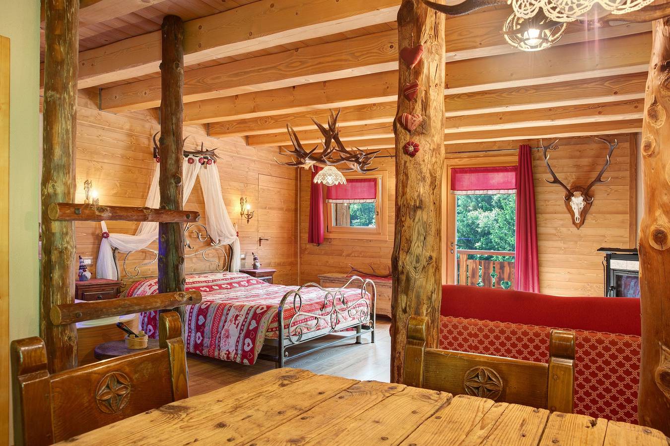 Chalet 'dei Cervi' con Vista Montagna, Giardino Privato e Balcone in Monno, Valtellina