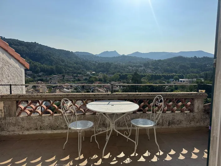 Apartamento de vacaciones para 4 personas, con terraza además de jardín y vistas - 1
