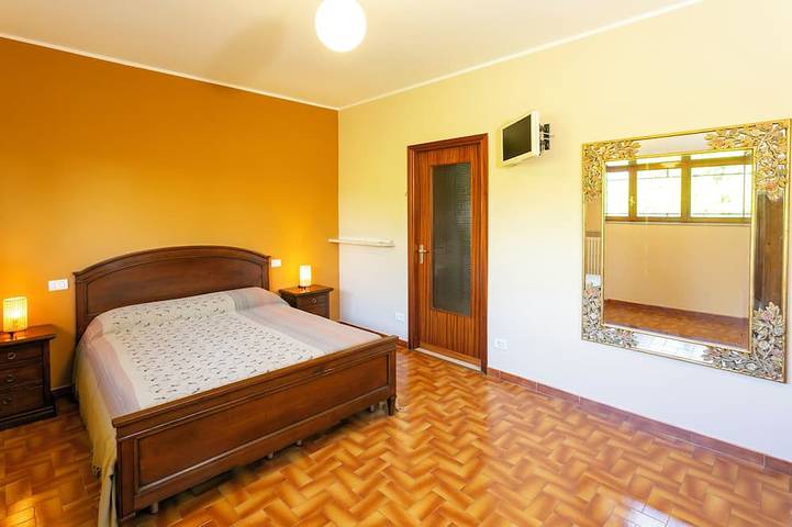 Ferienhaus für 6 Personen, mit Terrasse und Garten in Brezzo di Bedero - 2