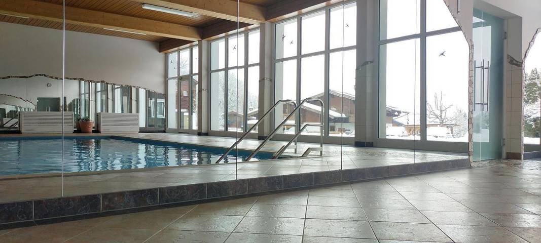 Ferienwohnung für 4 Personen, mit Garten und Sauna sowie Ausblick und Pool in Werfenweng