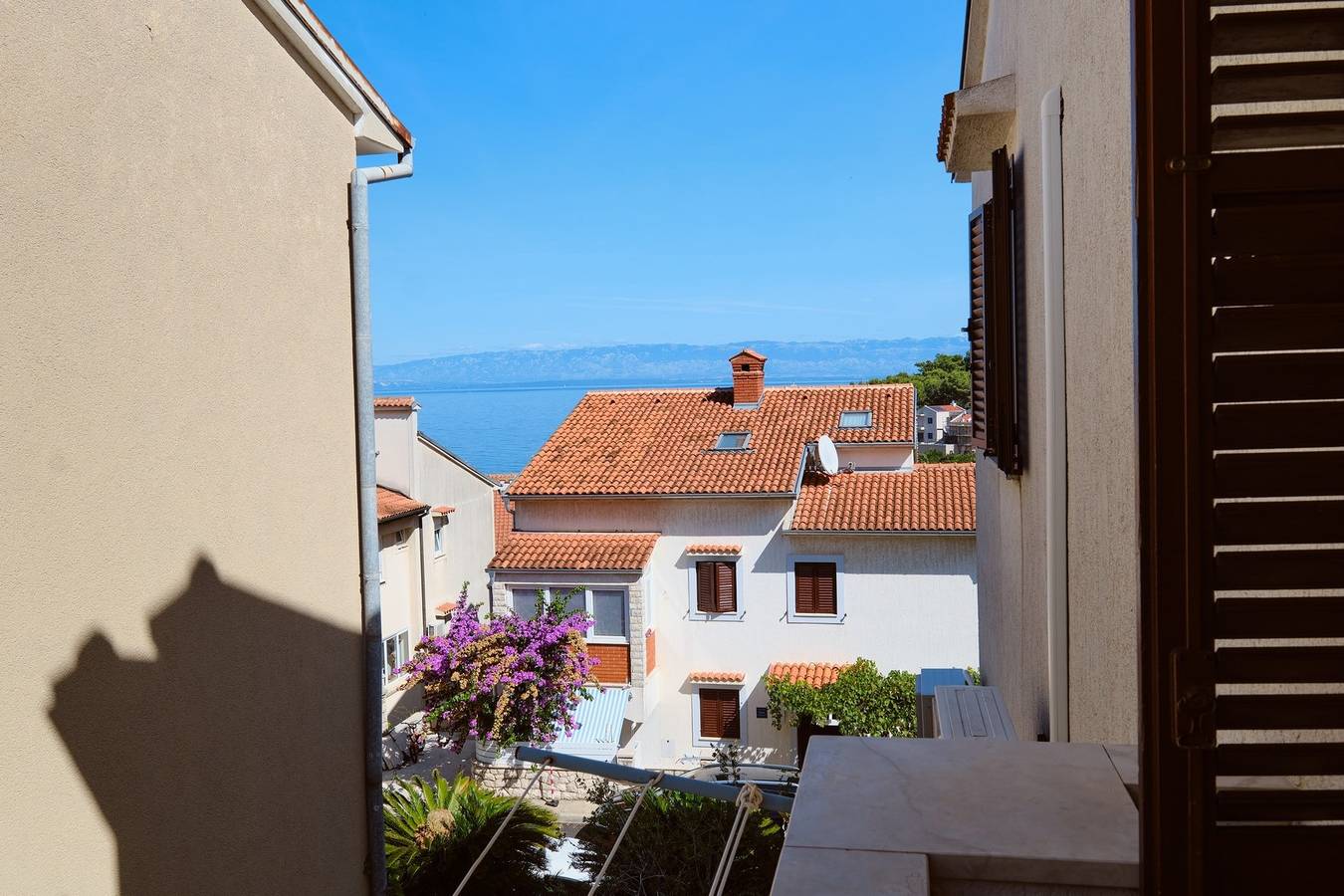 Ganze Wohnung, Das Apartment Prica 1, befindet sich in Mali Lošinj, in der Gegend von Zagazinjina, es ist möglich, bis 4 Personen unterzubringen. Es liegt in Strandnähe. in Mali Lošinj, Lošinj