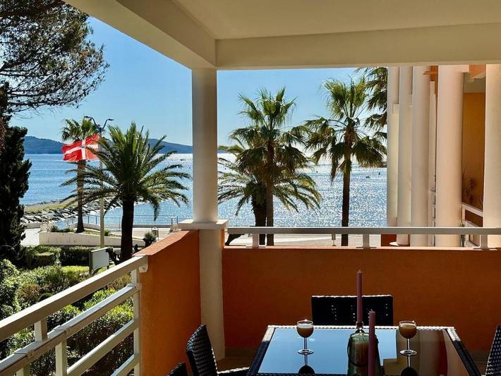 Gîte pour 4 personnes, avec balcon et vue dans Plage Des Tamaris Cavalaire Sur Mer