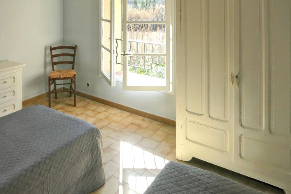 Homerez - Charming house in Barjols with private pool in Barjols, Brignoles region