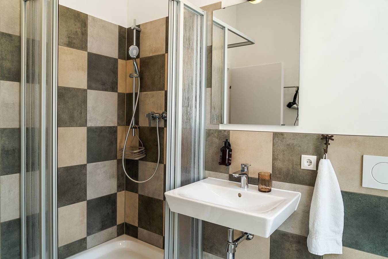 Ganze Wohnung, Die Antiqua – Zeitlose Eleganz mit Aussicht in Bregenz, Bodensee-Vorarlberg
