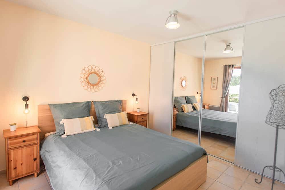 Attractive villa with private pool, tenniscourts in Tourtour, Draguignan region