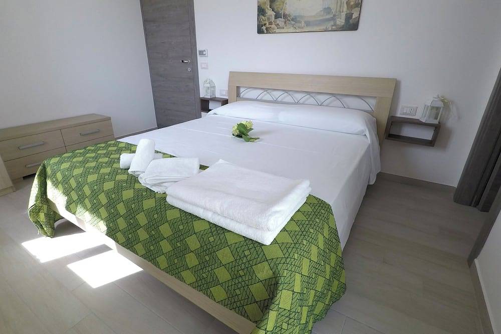 5 minutes from the sea of Gallipoli, Eco Villa with private and independent pool in Alezio, Golfe de Tarente