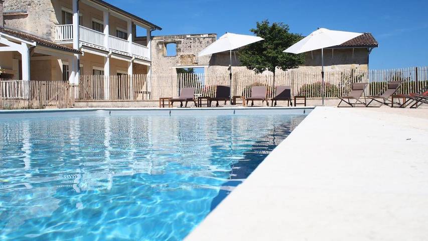 Location de vacances pour 4 personnes, avec piscine et jardin, animaux acceptés à Martillac