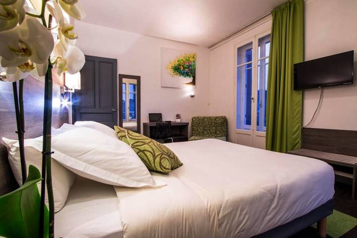 Hôtel pour 2 personnes, avec terrasse dans Gare De Chambery Challes Les Eaux - 4