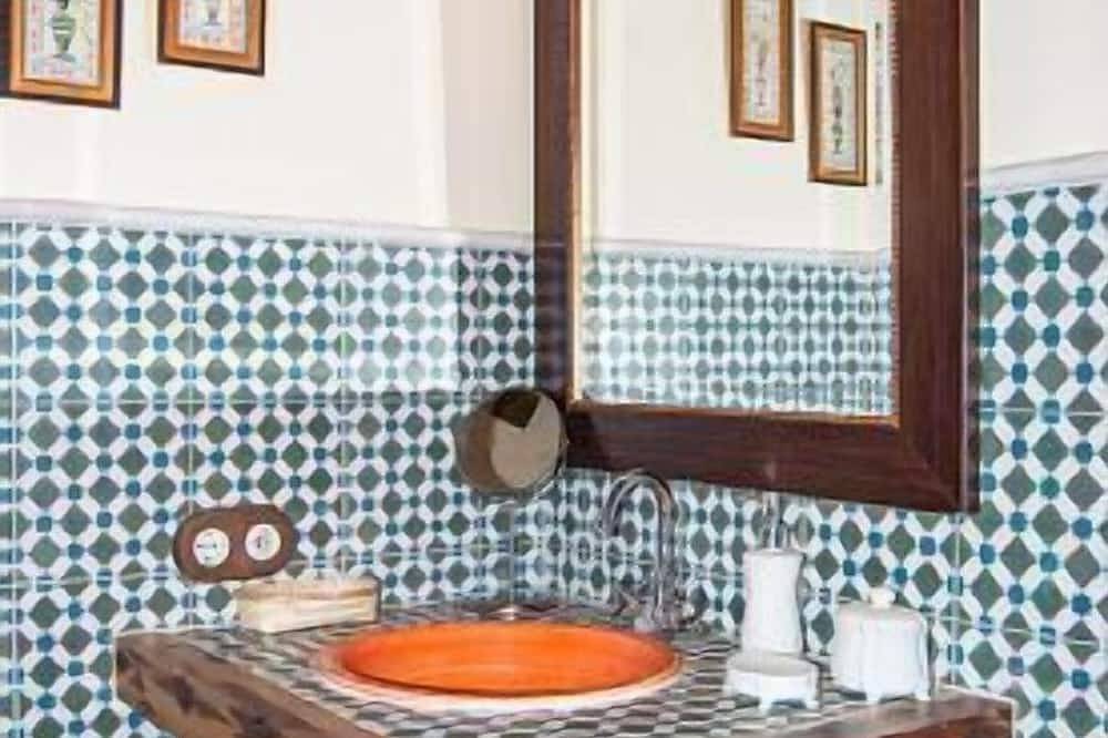 Casa Rural Fuente del Pinar for 10 people in Valdesimonte, Cantalejo