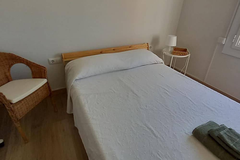 Entire apartment, Cozy renovated appartment. Family friendly in Terrassa, Barcelona Inland