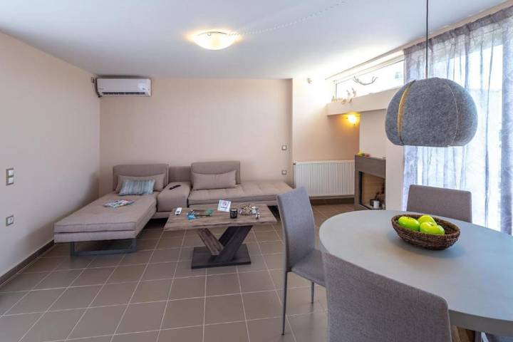 Ferienwohnung für 7 Personen, mit Balkon und Terrasse in Agios Dimitrios